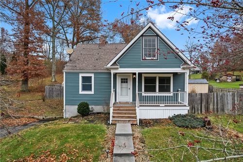 203 Maple Dr, Valencia, PA, 16059-2411 | Card Image