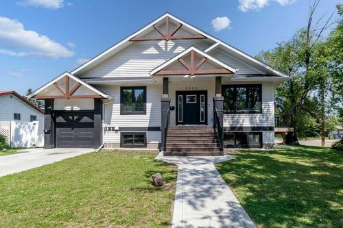 3902 46 St, Red Deer, AB, T4N1M1 | Card Image