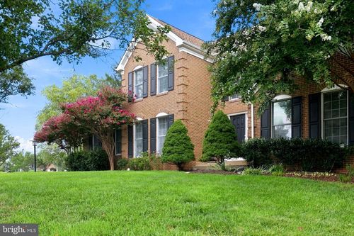 43312 Wayside Cir, ASHBURN, VA, 20147-4621 | Card Image