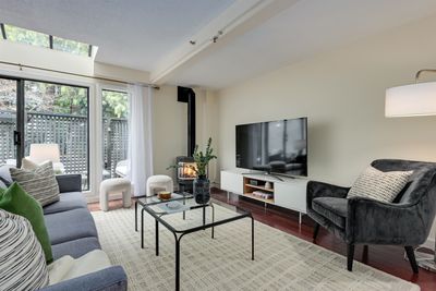 1 - 1786 Esquimalt Ave, Townhouse with 2 bedrooms, 1 bathrooms and 1 parking in West Vancouver BC | Image 2