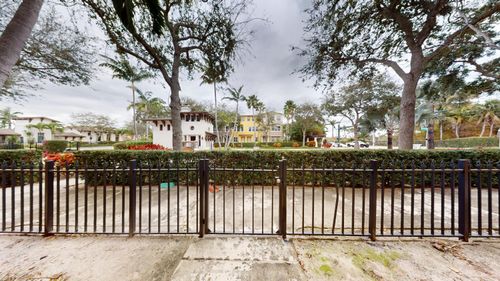 3-690 Amador Ln, West Palm Beach, FL, 33401-8489 | Card Image