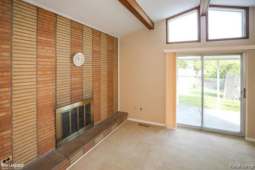 13325 Iowa Dr, Warren, MI, 48088-3139 | Card Image