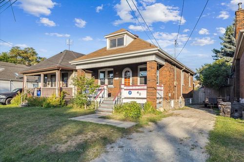 42 Martimas Ave, Hamilton, ON, L8H3N2 | Card Image
