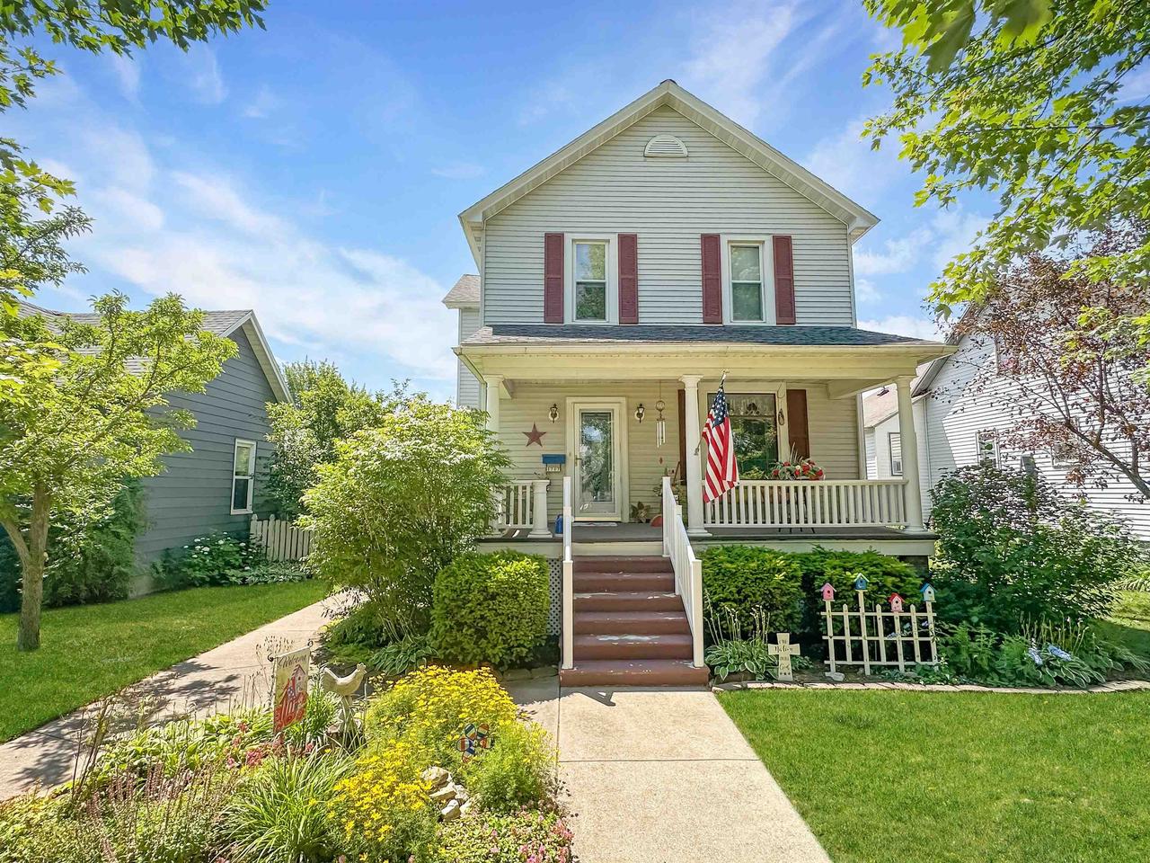 14th Ave, Menominee, MI 49858