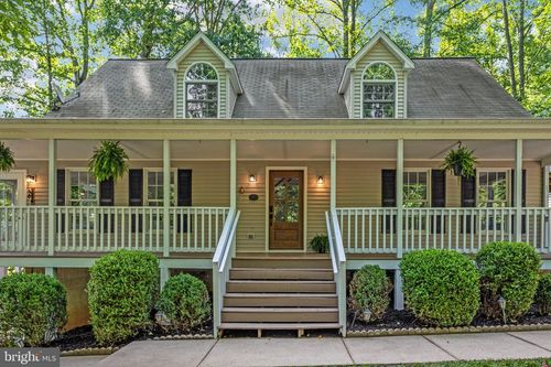 4049 Moody Town Rd, BUMPASS, VA, 23024-4532 | Card Image