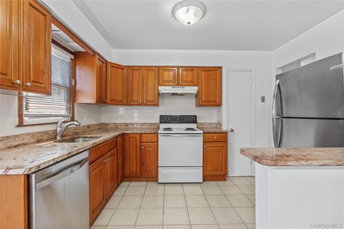 396 Columbus Ave, Eastchester, NY, 10707-1705 | Card Image