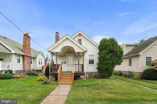 611 Furlong Ave, HAVERTOWN, PA, 19083-3322 | Card Image