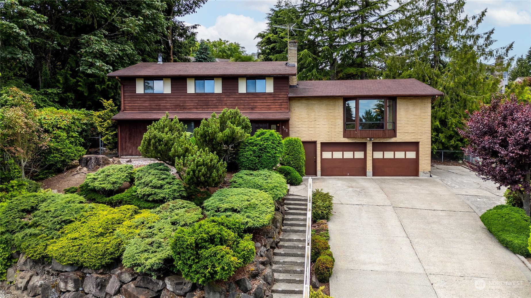 Stevens Ct, Renton, WA 98057