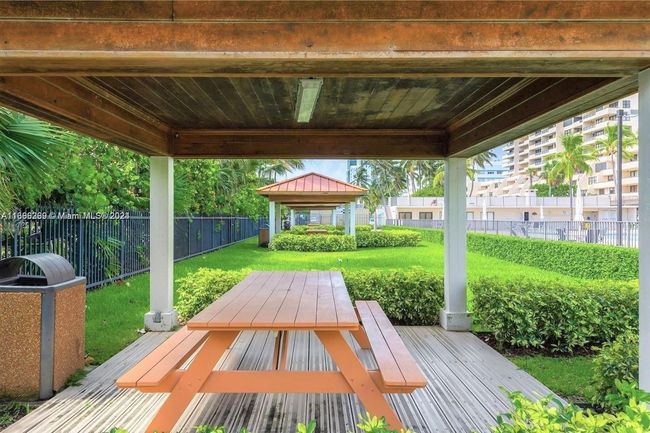 APT-810 - 2625 Collins Ave, Condo with 1 bedrooms, 2 bathrooms and null parking in Miami Beach FL | Image 29
