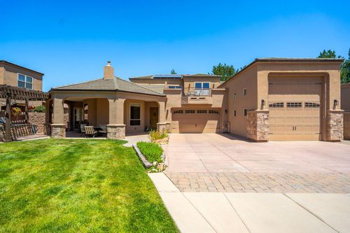323 Nuevo Hacienda Ln Nw, Los Ranchos, NM, 87107-3138 | Card Image
