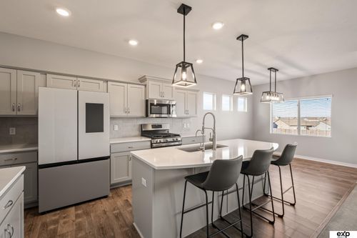 17608 Palisades Dr, Omaha, NE, 68136-4251 | Card Image