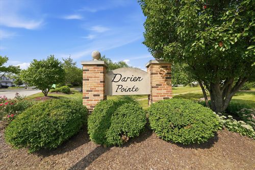 d-8321 Highpoint Cir, Darien, IL, 60561-5277 | Card Image