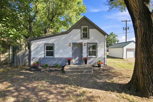 332 Gregg St, Augusta, KS, 67010-1832 | Card Image