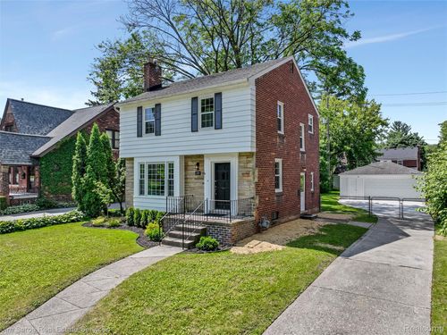 249 Ridgemont Rd, Grosse Pointe Farms, MI, 48236-3131 | Card Image