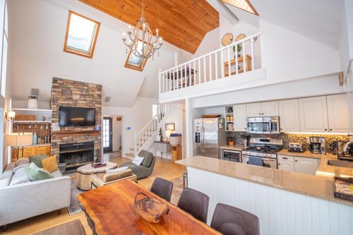 34 Binney Brook Rd, Wilmington, VT, 05363-8827 | Card Image