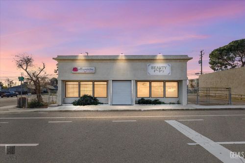 1601 N Chester Avenue, Bakersfield, CA, 93308 | Card Image