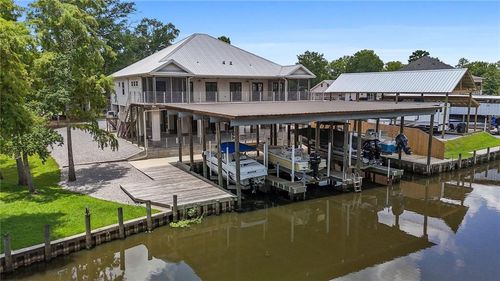 31445 Barbara Dr, Springfield, LA, 70462-7304 | Card Image