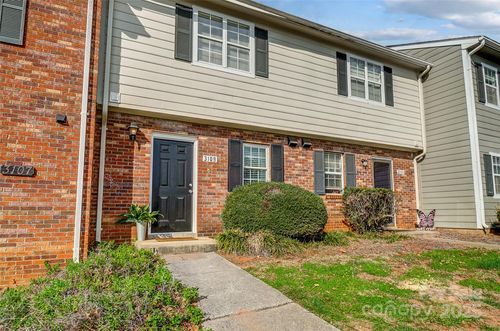 3109 Heathstead Pl, Charlotte, NC, 28210-7137 | Card Image