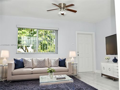 747 Nw 5th Ct, Hallandale Beach, FL, 33009-3212 | Card Image