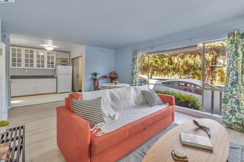 apt-106-3877 Howe St, Oakland, CA, 94611-5340 | Card Image