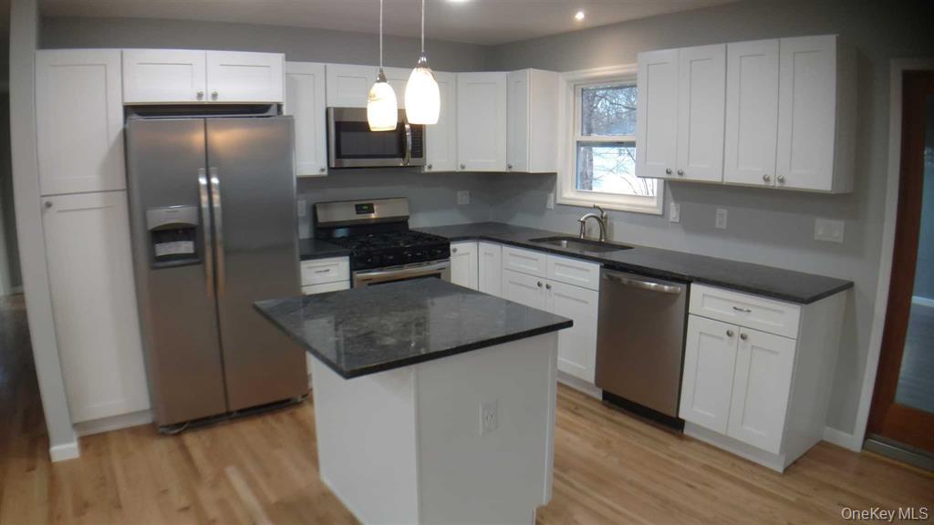 Residential Lease in Beacon 4