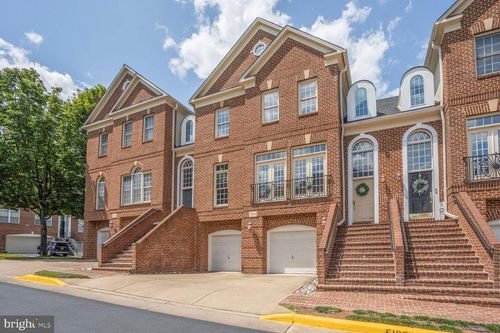 47834 Scotsborough Sq, POTOMAC FALLS, VA, 20165-5166 | Card Image