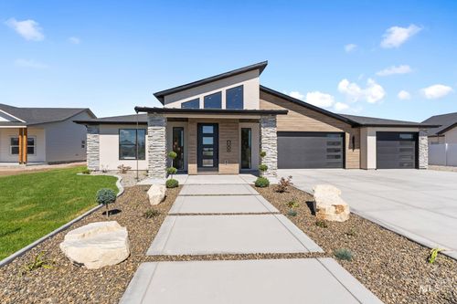 800 Clear Spring St, Burley, ID, 83318-3210 | Card Image