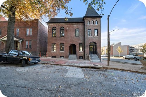 1201 Mackay Pl, Saint Louis, MO, 63104-2407 | Card Image