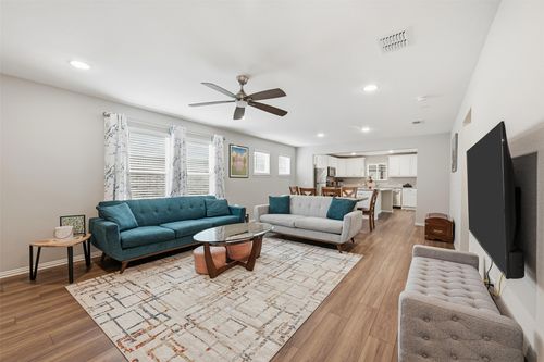 200 Sleepy Willow Ln, McKinney, TX, 75071-1715 | Card Image