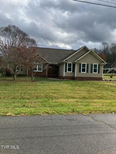 904 Mountainview Road, House other with 3 bedrooms, 2 bathrooms and null parking in Erwin TN | Image 3