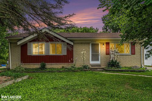 2692 Wisconsin Rd, Troy, MI, 48083-4453 | Card Image