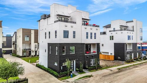 3 N Saint Charles St, Houston, TX, 77003-1583 | Card Image