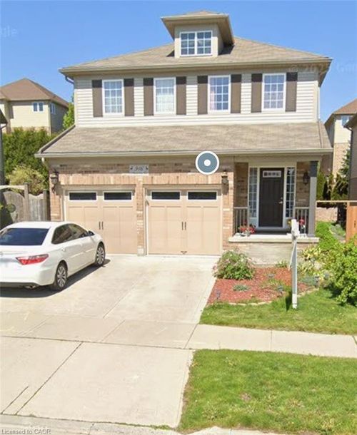 b-916 Magdalena Crt, Kitchener, ON, N2E0B3 | Card Image