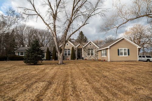 1100 W Fairy Chasm Rd, River Hills, WI, 53217-1669 | Card Image