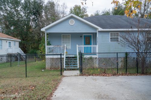 20029 Sunshine Dr, Long Beach, MS, 39560-2513 | Card Image