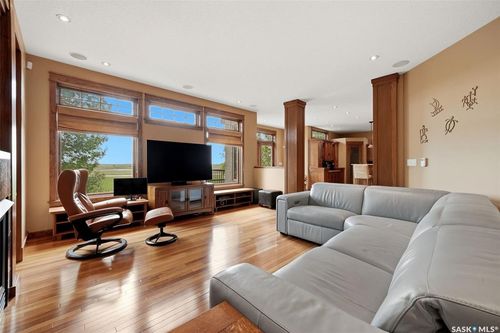 12043 Wascana Heights, Regina, SK, S4V3E2 | Card Image