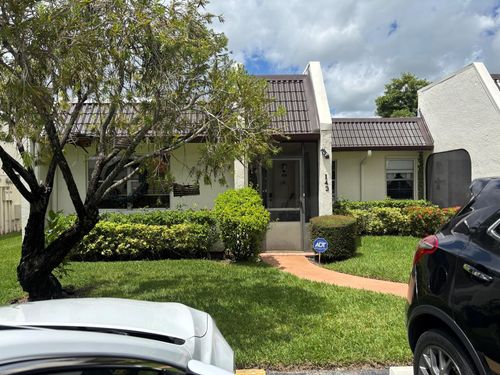 143 Lake Susan Dr, West Palm Beach, FL, 33411-9255 | Card Image