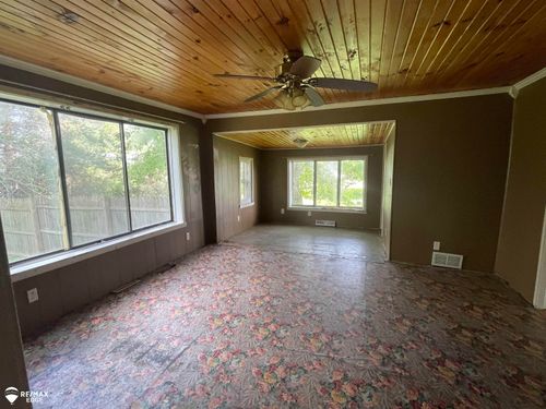 3285 N Fordney Rd, Hemlock, MI, 48626-9464 | Card Image