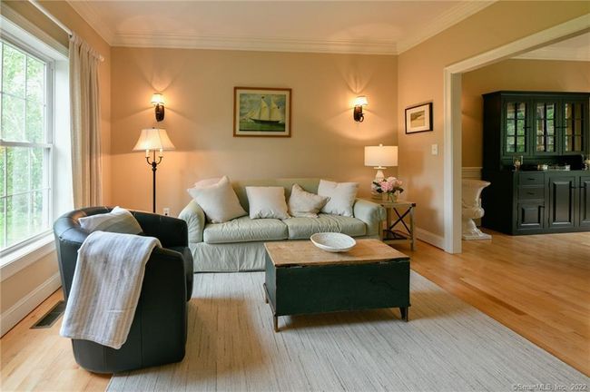 Living Room | Image 7