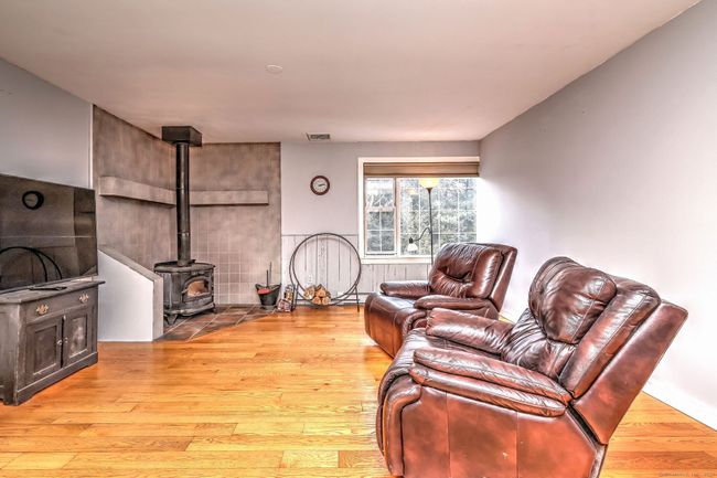 104 South St, House other with 4 bedrooms, 2 bathrooms and 10 parking in Morris CT | Image 9