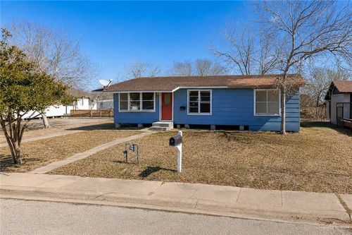 1001 Laredo Street, Sinton, TX, 78387 | Card Image