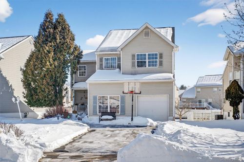 25 Woodfield Dr, Washingtonville, NY, 10992-1143 | Card Image