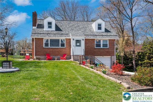 724 Krocks Ct, Allentown, PA, 18106-9793 | Card Image