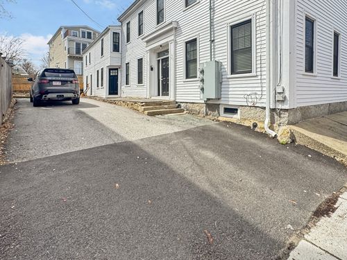 1-48 Middle St, Newburyport, MA, 01950 | Card Image