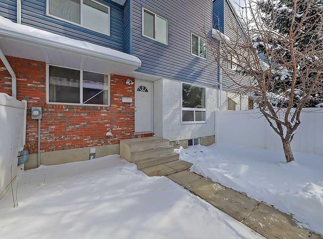 5 - 4769 Hubalta Road Se, Home with 3 bedrooms, 1 bathrooms and 1 parking in Calgary AB | Image 1