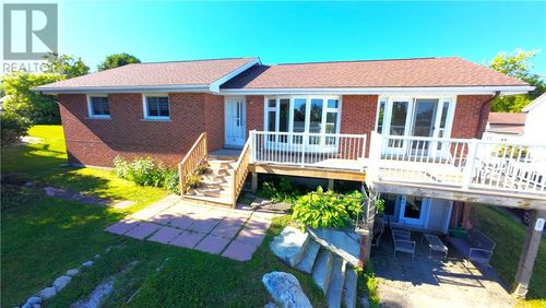 69 Robinson St, Little Current, ON, P0P1K0 | Card Image