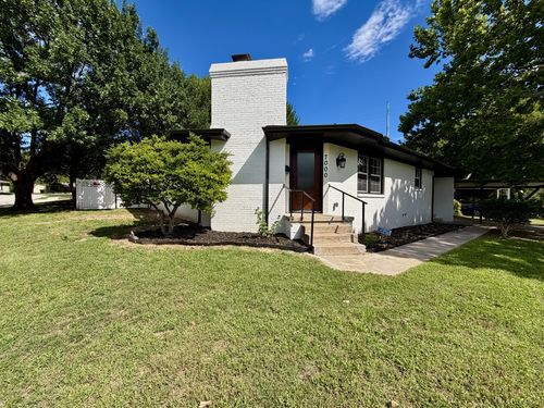 7000 Park Place Dr, Richland Hills, TX, 76118-6351 | Card Image