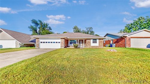 4915 S 91st East Ave, Tulsa, OK, 74145-7331 | Card Image