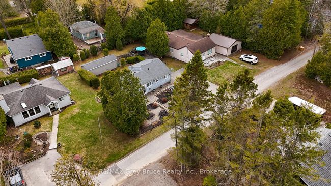 12 Guelph St, House other with 3 bedrooms, 1 bathrooms and 4 parking in Sauble Beach ON | Image 29
