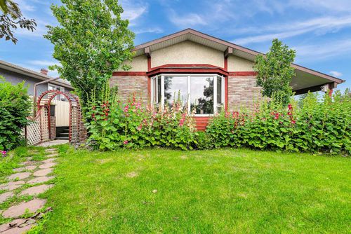 3722 Dover Ridge Drive Se, Calgary, AB, T2B2C8 | Card Image
